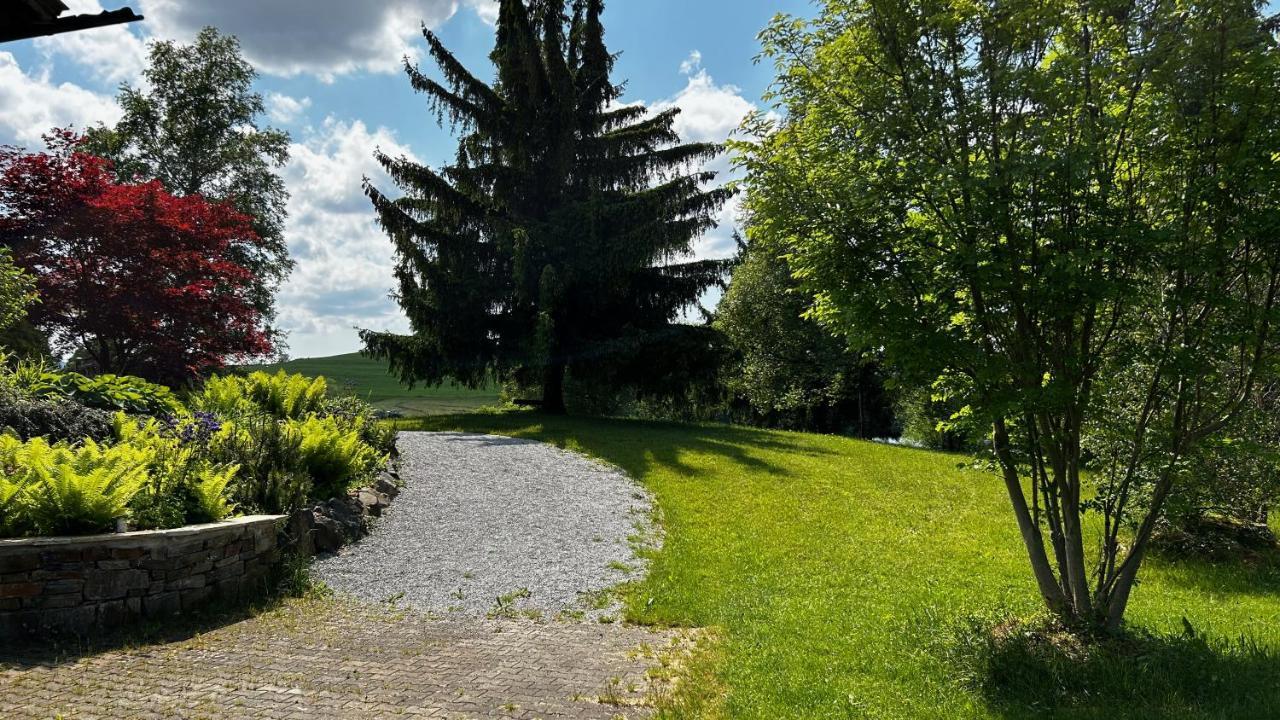 Direkt Am See Mit Bergblick Seeg Exterior photo